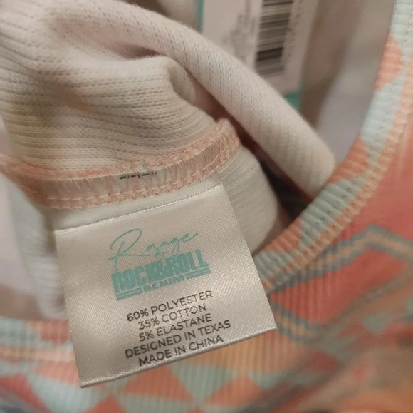 Rock & Roll Cowgirl Pastel Aztec Crop Top - Picture 4 of 4